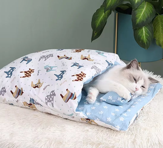 Cozy Japanese Cat Bed & Sleeping Bag - Warm Winter Cave for Cats & Dogs with Removable Pillow